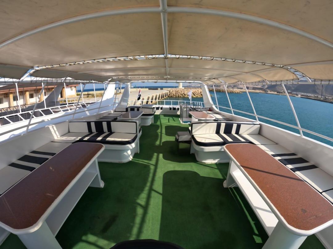 Ain El Sokhna: Panorama-Privatboot-Schnorchelausflug mit Mittagessen und alkoholfreien Getränken