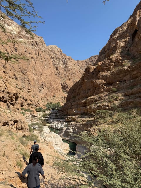 Muscat: Private Wadi Shab Hike & Bimmah Sinkhole Tour with Lunch
