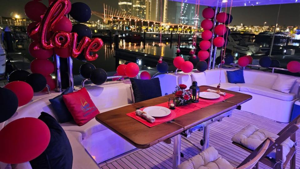 Dubaï : dîner romantique privé en yacht