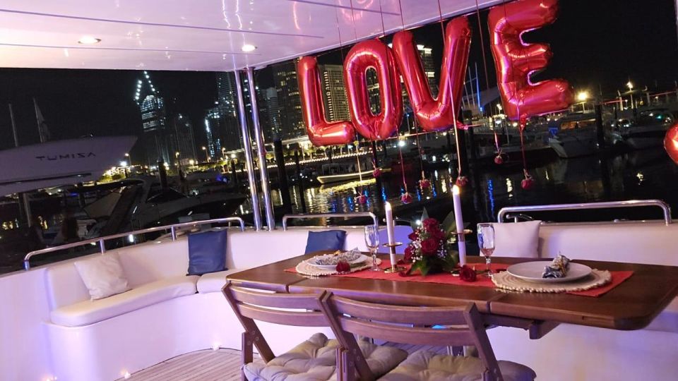 Dubaï : dîner romantique privé en yacht