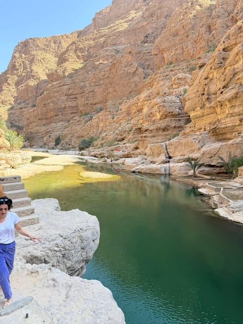 Muscat: Private Wadi Shab Hike & Bimmah Sinkhole Tour with Lunch