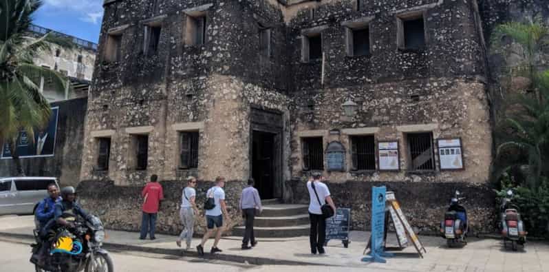 Sansibar: Private Tour zur Prison Island und Stone Town mit Mittagessen