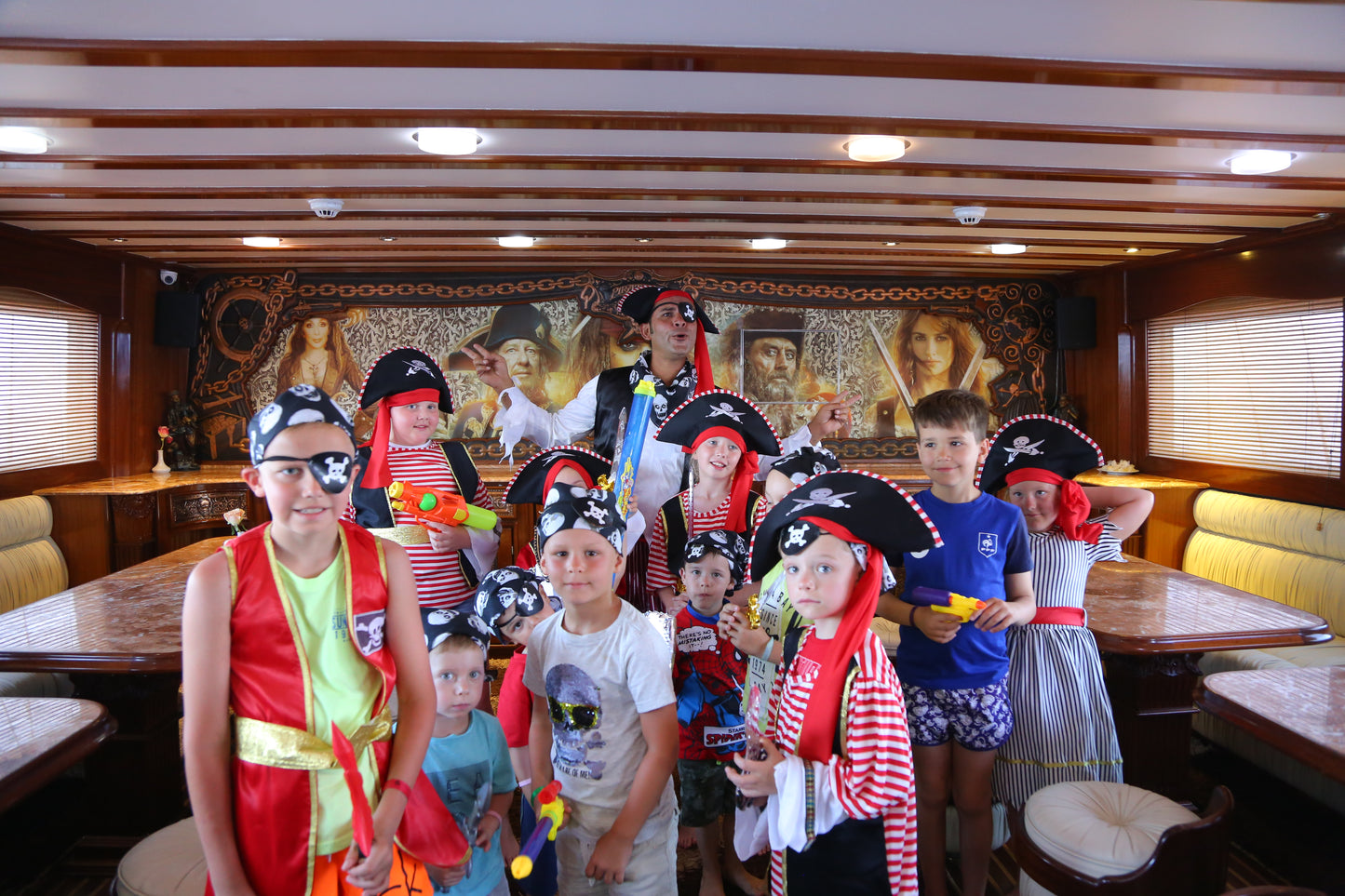 شرم الشيخ: قارب القراصنة الشراعي مع بوفيه غداء