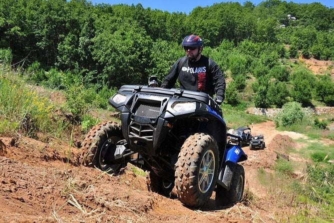 アンジャル:ガイド付きATVツアー