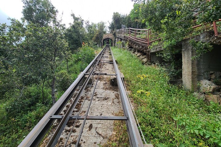 From Bejrutu: Jabal El Arbaaine, Pałac Snów, Oyoun El Samak i Jaskinia Zahlan - wycieczka jednodniowa