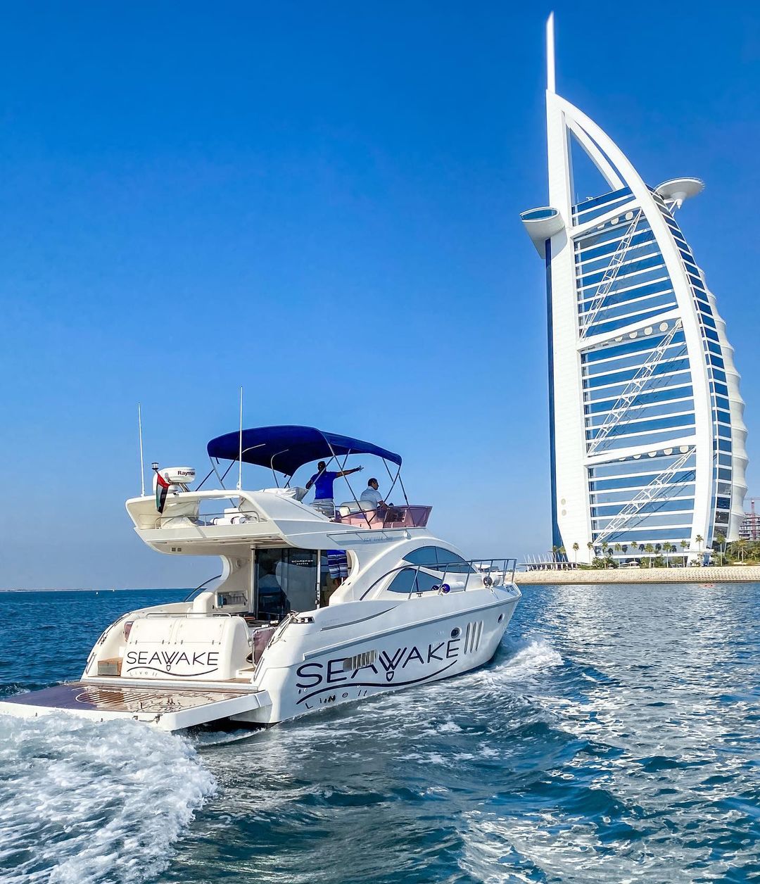 Dubai: Boat Cruise in Dubai Harbour Marina
