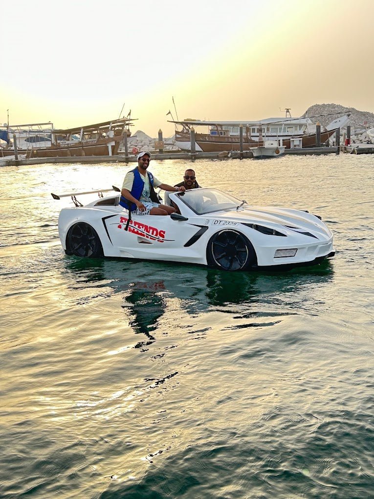 Dubai: Naik Jetcar di Laut Dubai