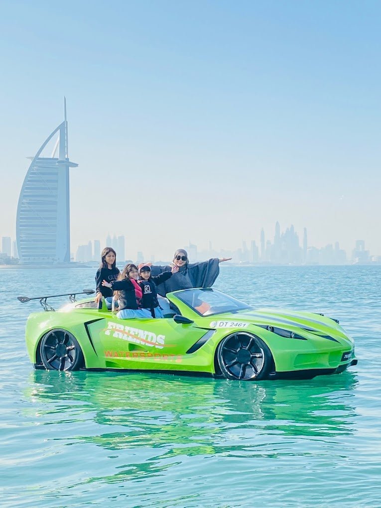 Dubai: Naik Jetcar di Laut Dubai