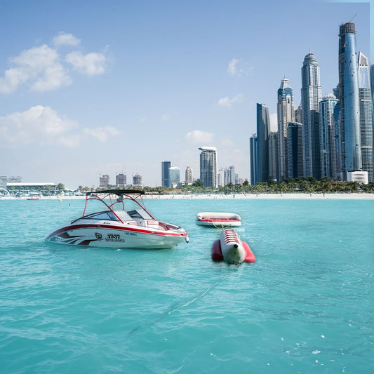 دبي: جولة بالقارب السريع لمدة 60 دقيقة في دبي