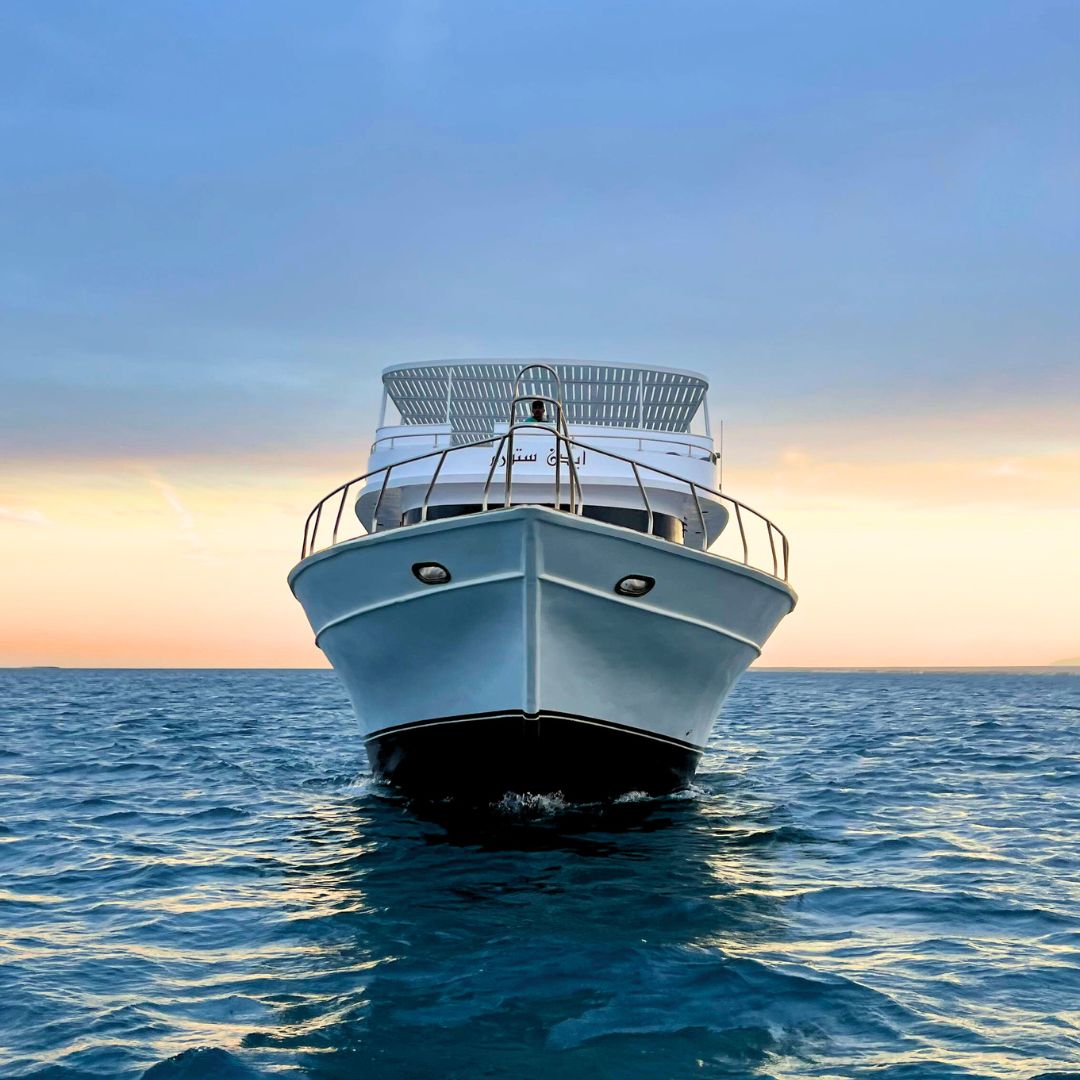 Hurghada: Edan Storm Şnorkelli Dalış ve Öğle Yemeği ile Adalara Özel Yat Gezisi