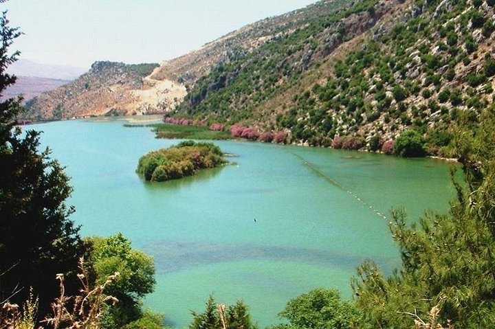 From Bejrutu: Jabal El Arbaaine, Pałac Snów, Oyoun El Samak i Jaskinia Zahlan - wycieczka jednodniowa