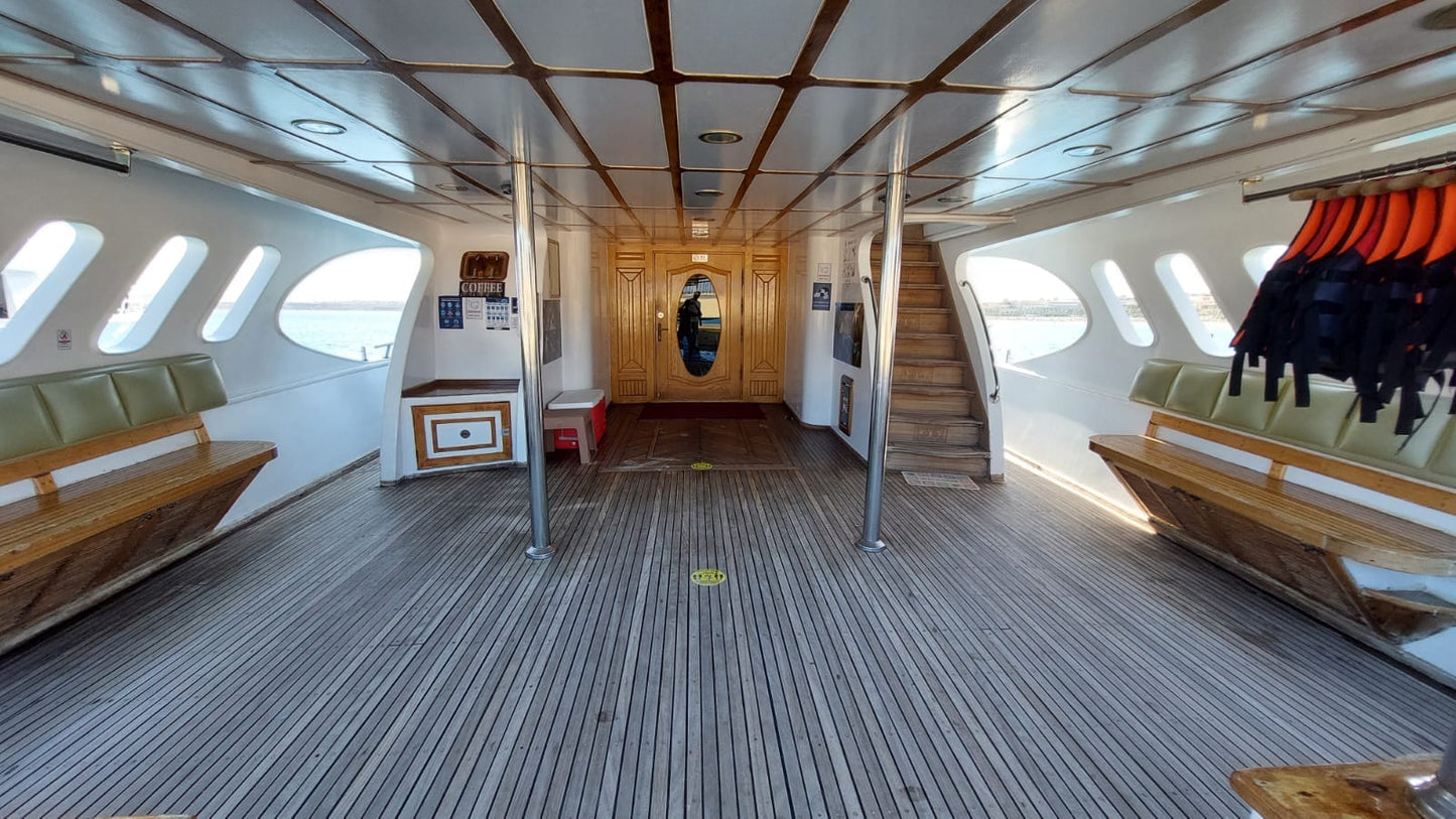 Hurghada : bateau privé Sukkar Royal avec plongée en apnée dans la piscine et déjeuner