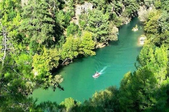 De Beirute: experiência de caminhada e natação no lago Chouwen