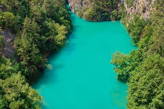 De Beirute: experiência de caminhada e natação no lago Chouwen