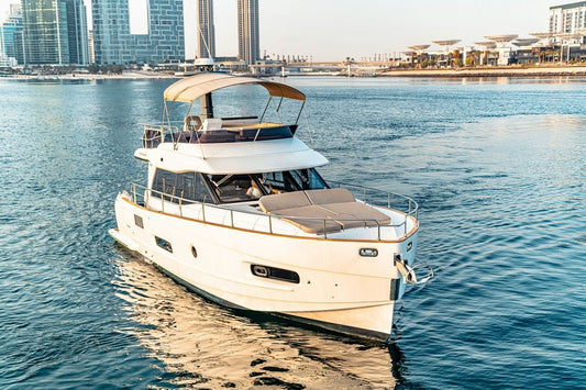 Dubai: Tur Azimut Magellano 43ft
