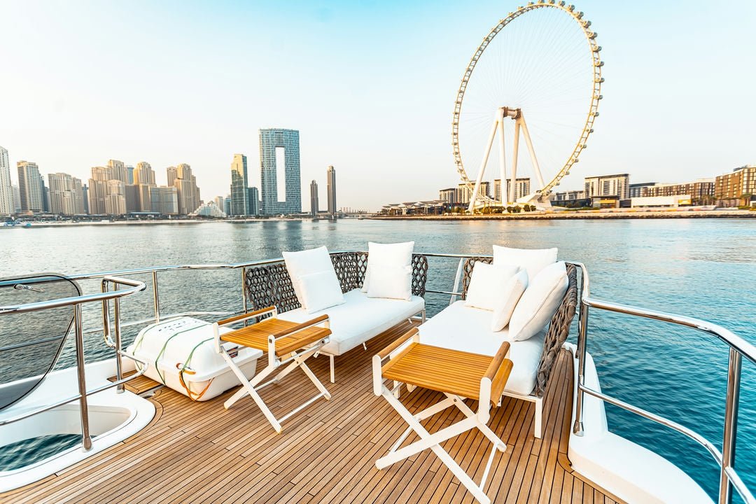 Дубай: тур Азимута Магеллано на 66 футов