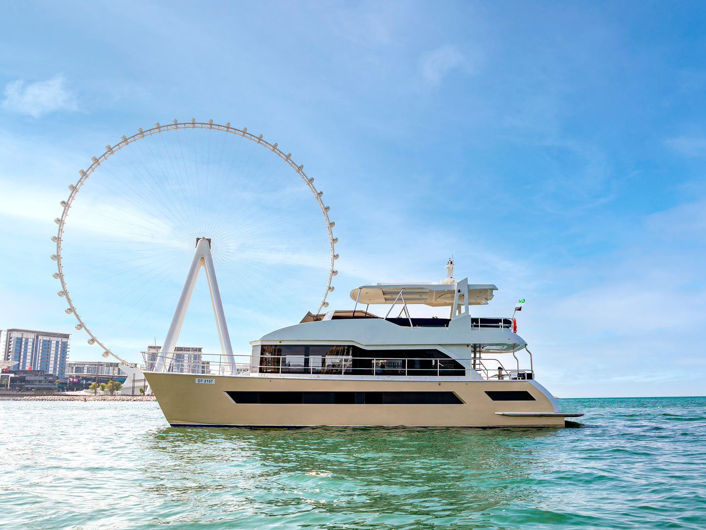 Dubai: Excursão costeira de iate de luxo no Burj com almoço com churrasco ao vivo