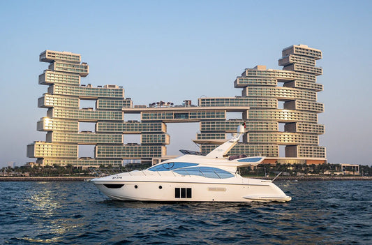 Dubai: Noleggio Yacht di Lusso Privato Azimut 53FT KAMI