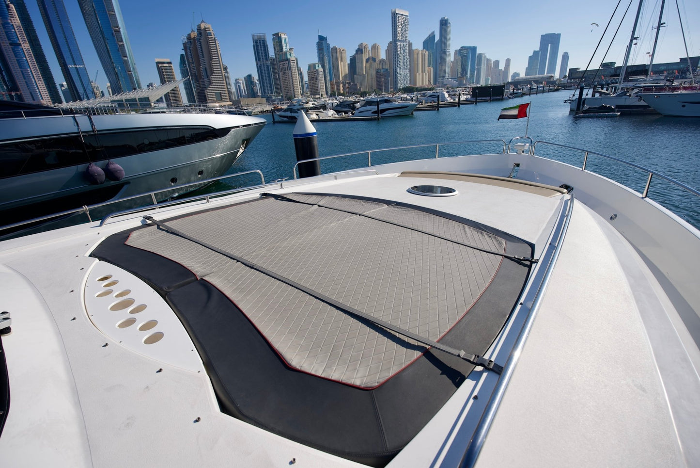 Dubai: privétour Sunseeker 90FT jacht