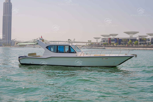 ドバイ: 42フィート シュジャット スピードボートツアー