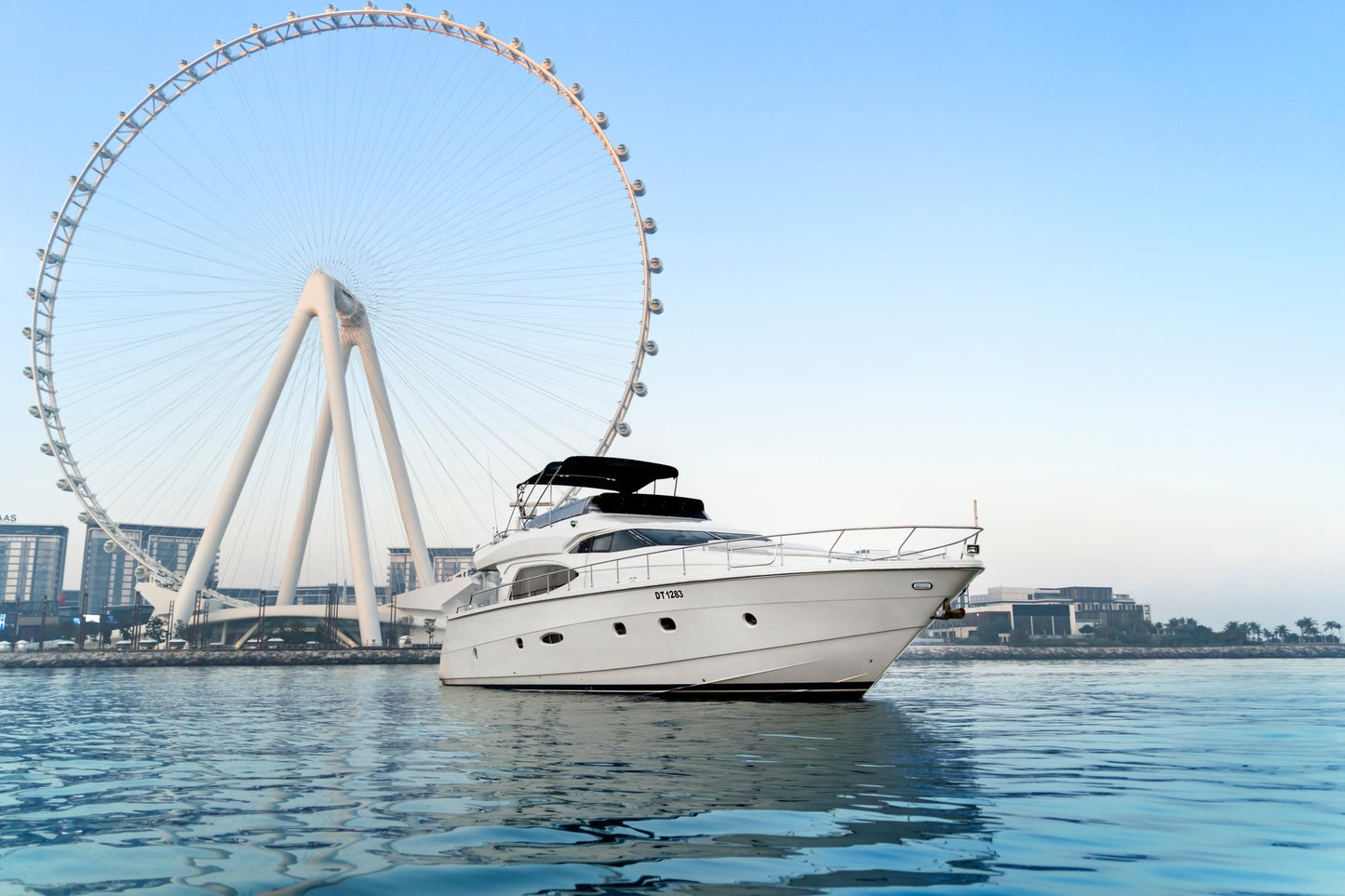 Dubaj: rejs jachtem Luna 68 FT Nuvari (Premium).