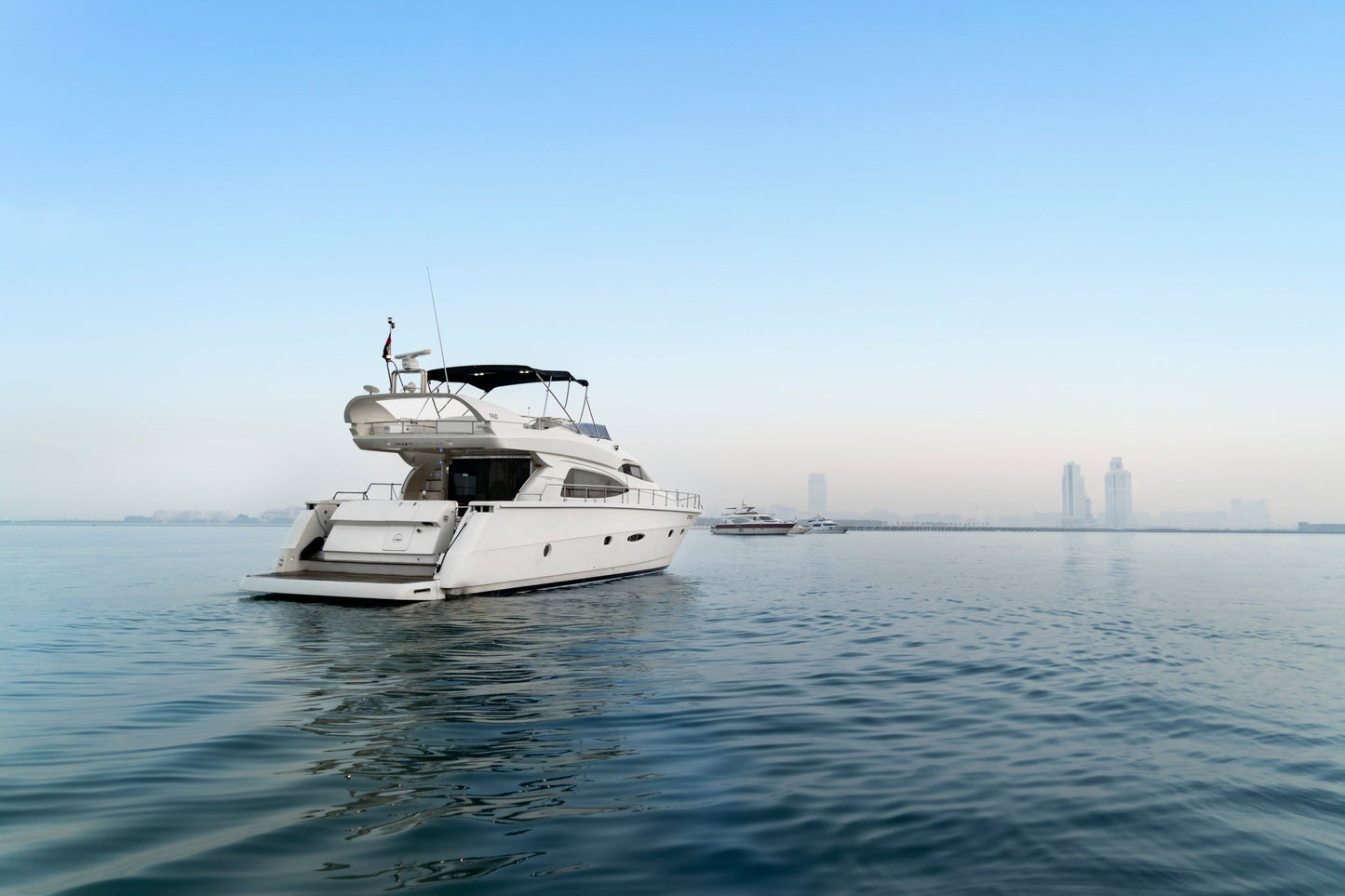 Dubaj: rejs jachtem Luna 68 FT Nuvari (Premium).