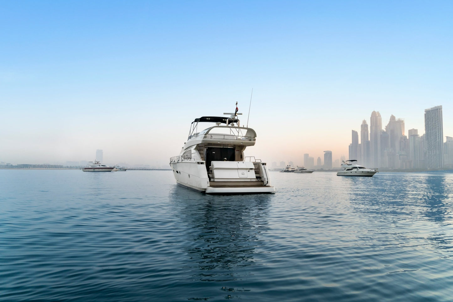 Dubaj: rejs jachtem Luna 68 FT Nuvari (Premium).