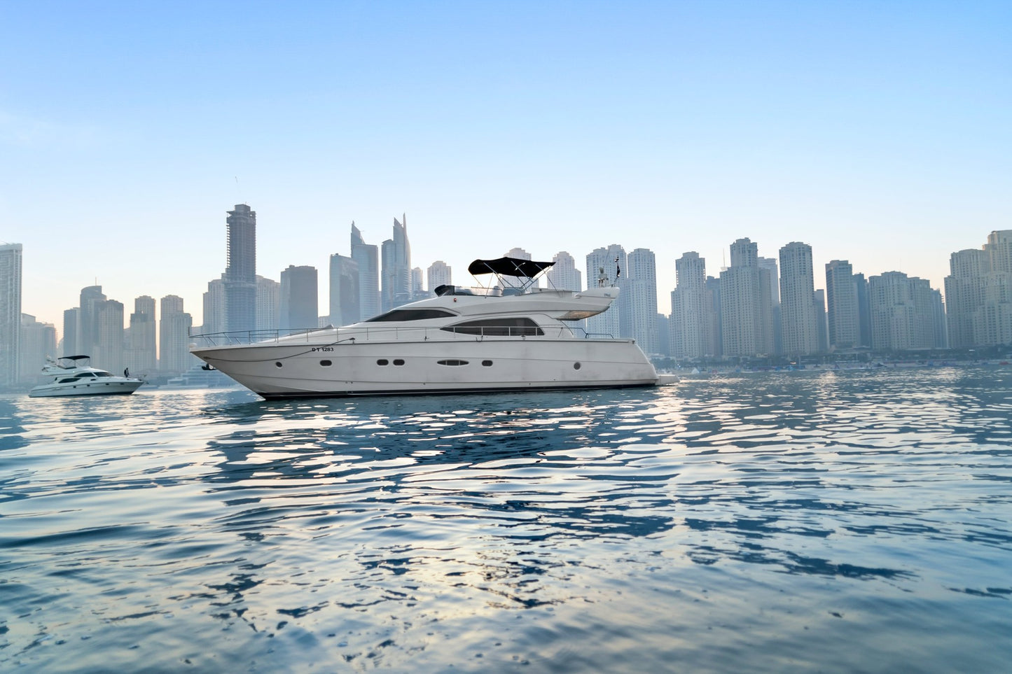 Dubaj: rejs jachtem Luna 68 FT Nuvari (Premium).