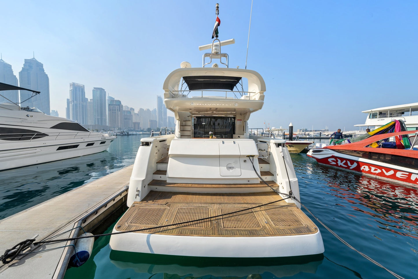 Dubaj: rejs jachtem Luna 68 FT Nuvari (Premium).