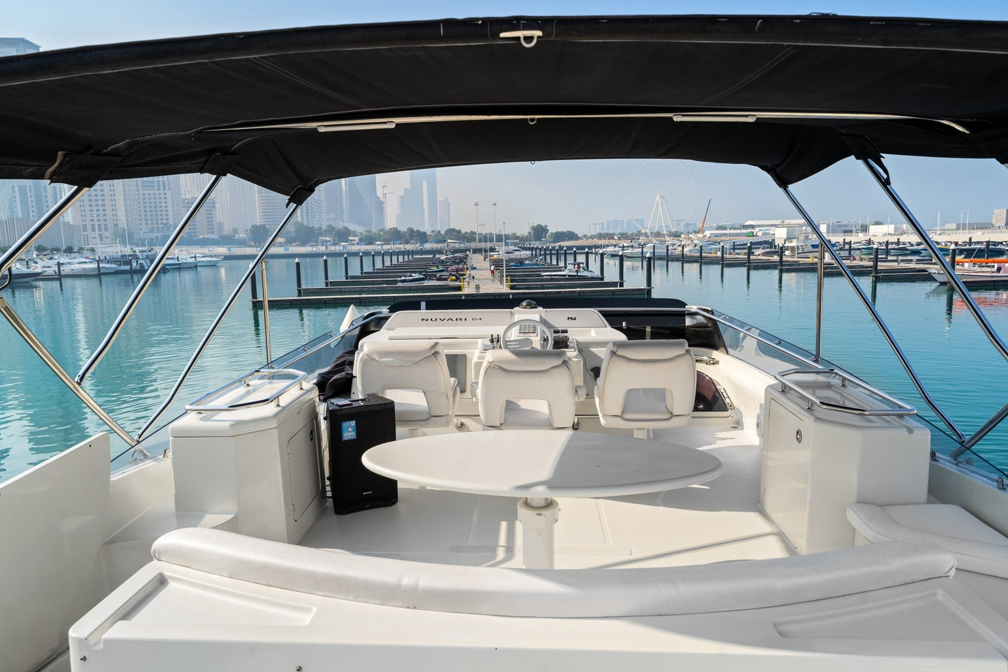 Dubaj: rejs jachtem Luna 68 FT Nuvari (Premium).