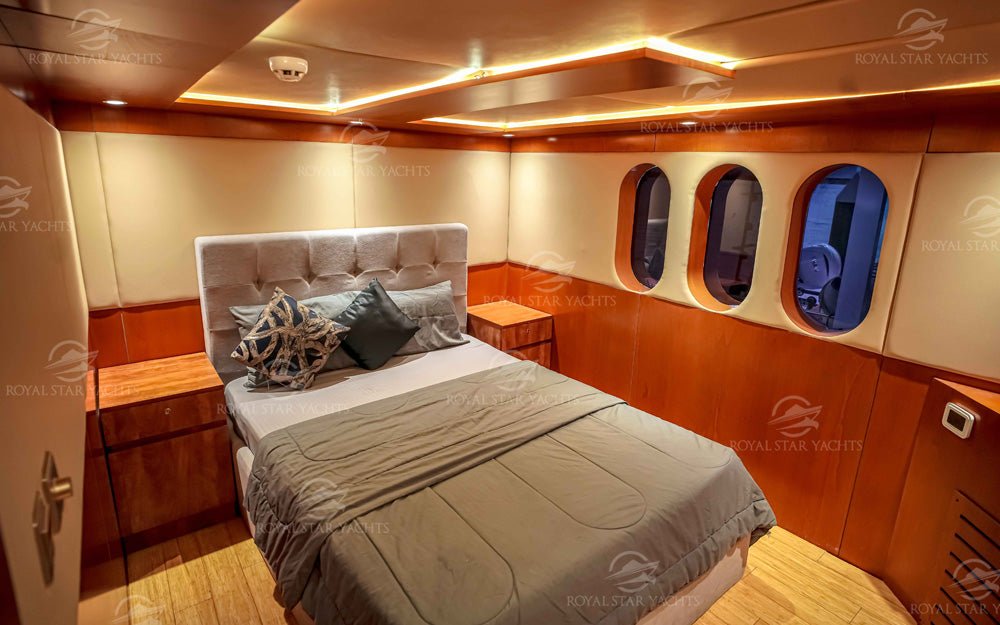 ドバイ:143フィート オーシャンドリーム(プレミアム)ヨットツアー