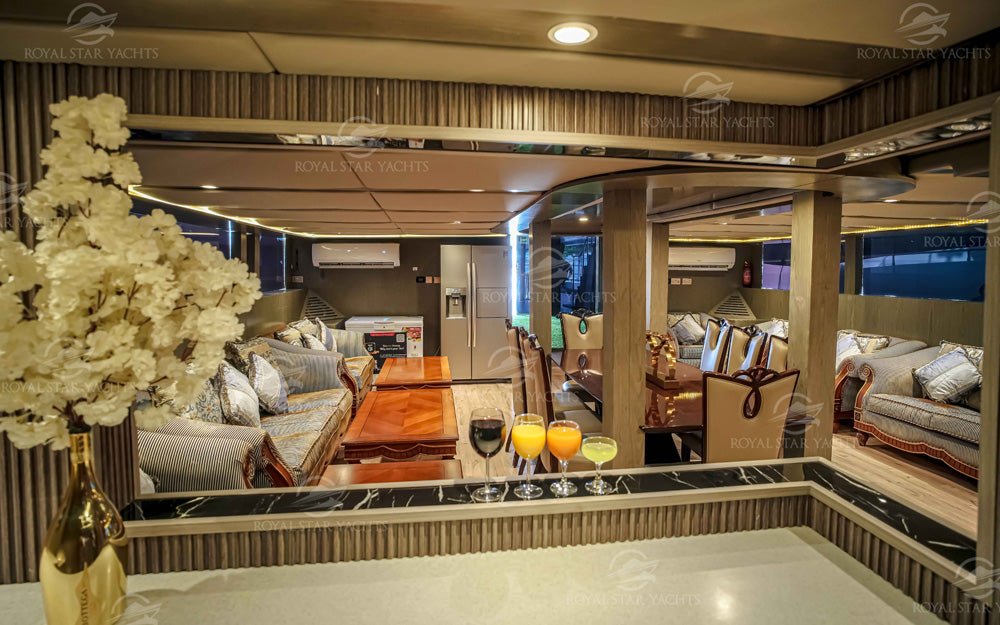 ドバイ:143フィート オーシャンドリーム(プレミアム)ヨットツアー