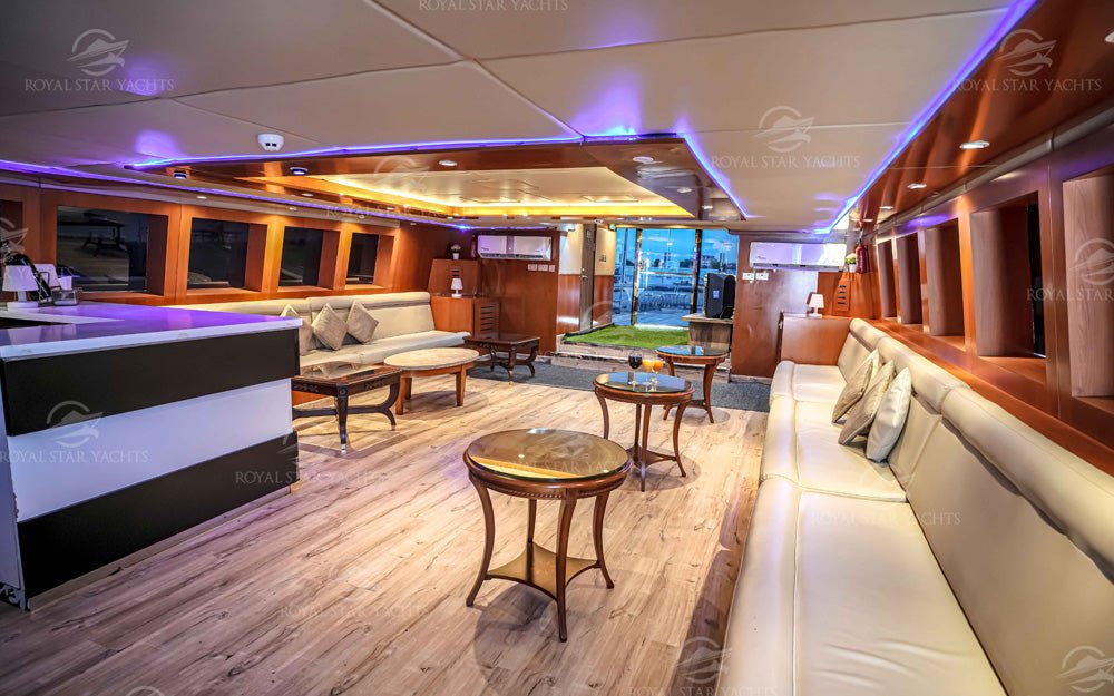 ドバイ:143フィート オーシャンドリーム(プレミアム)ヨットツアー