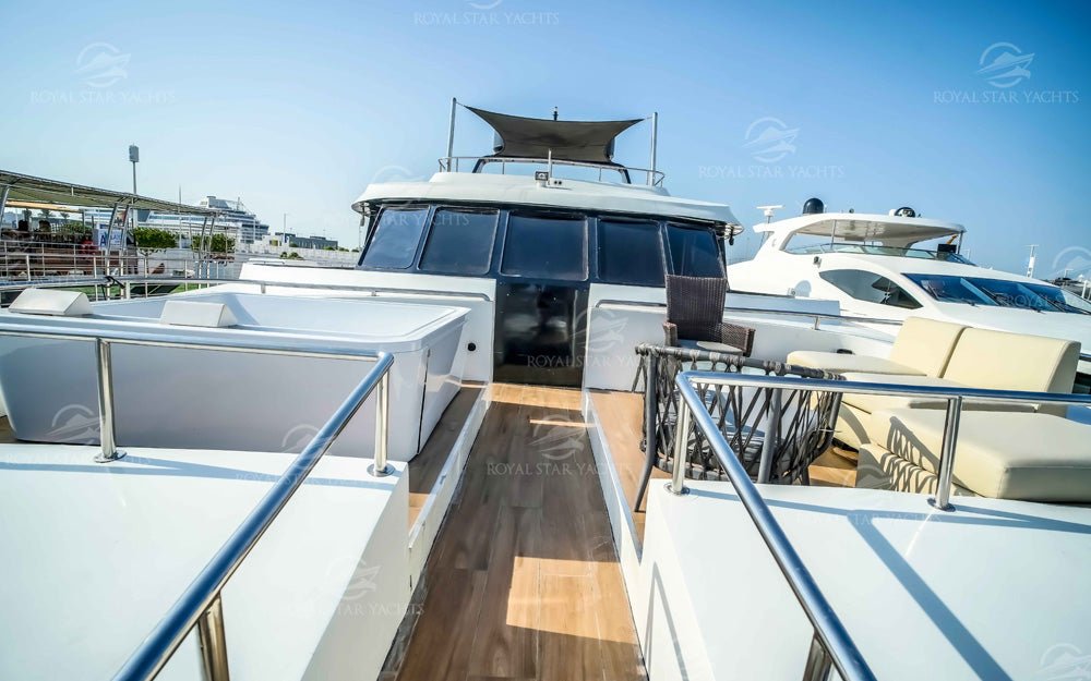 ドバイ:143フィート オーシャンドリーム(プレミアム)ヨットツアー