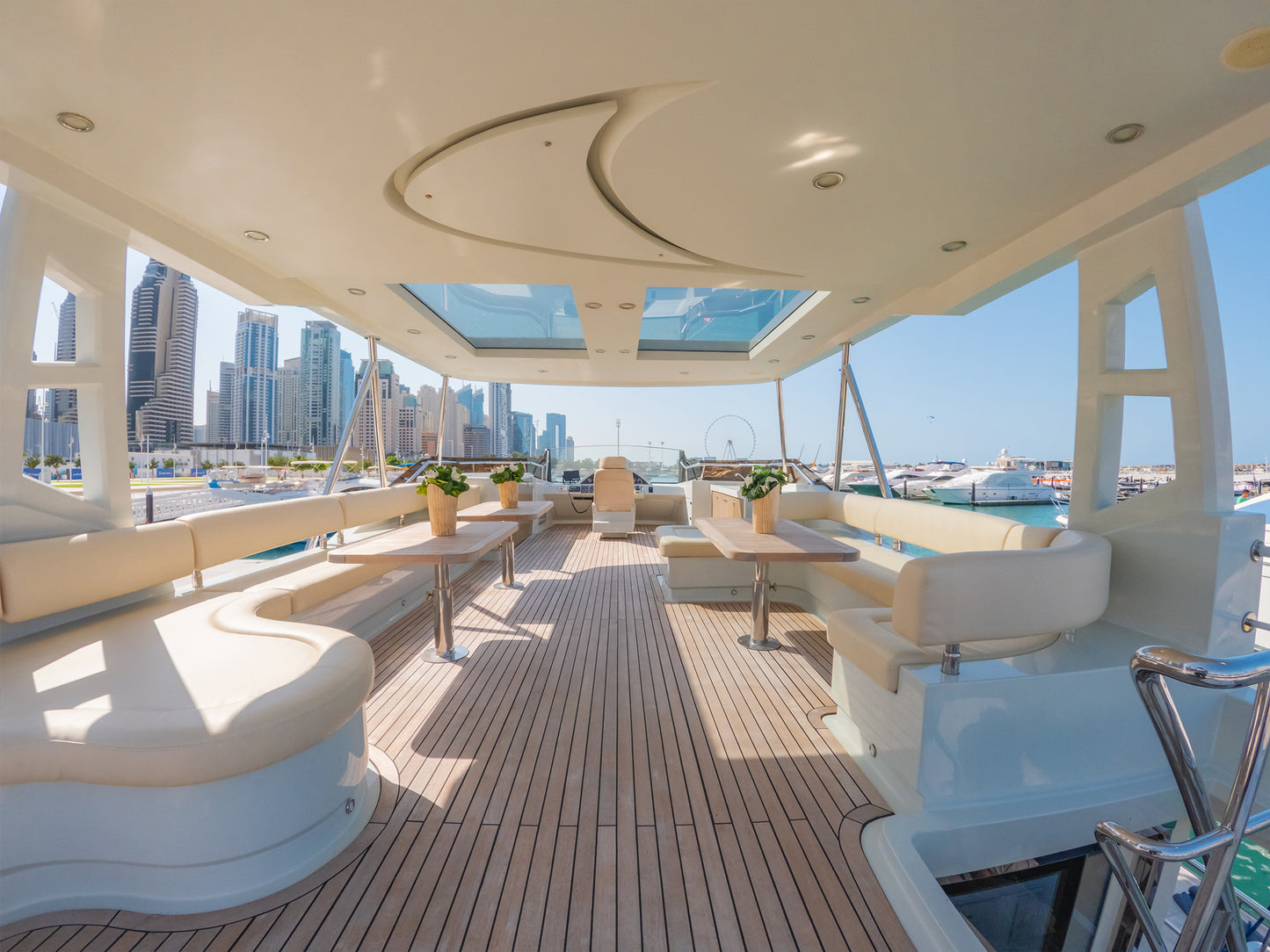 Dubai: Excursão costeira de iate de luxo no Burj com almoço com churrasco ao vivo