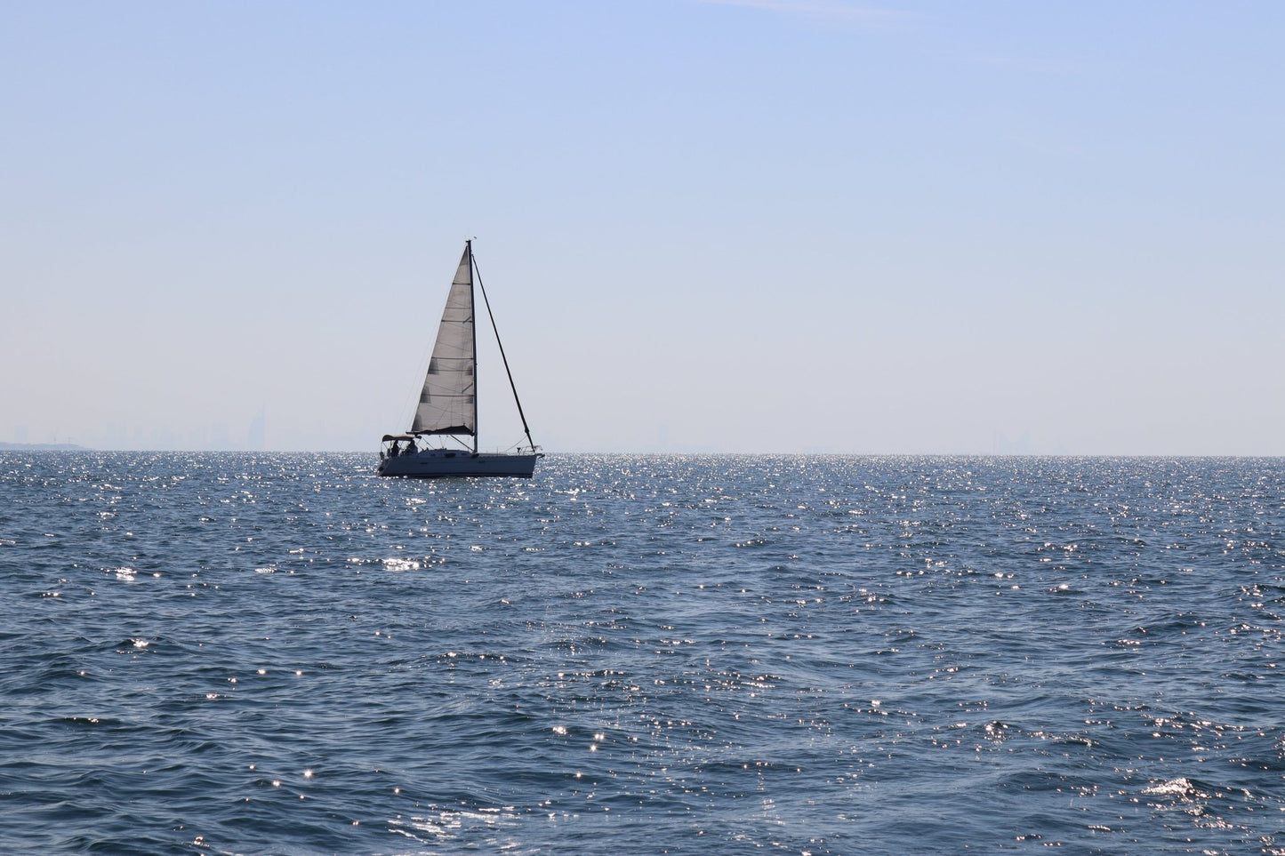 Dubái: tour de 3 horas en yate de vela con el icónico Burj Khalifa y vistas del horizonte de la ciudad