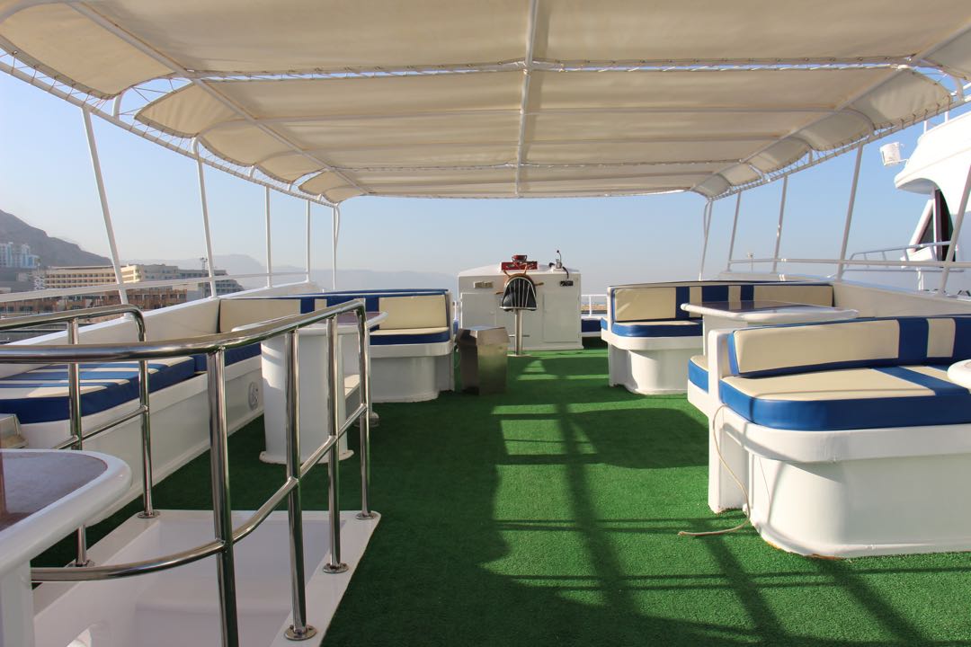 Ain El Sokhna: Panorama-Privatboot-Schnorchelausflug mit Mittagessen und alkoholfreien Getränken