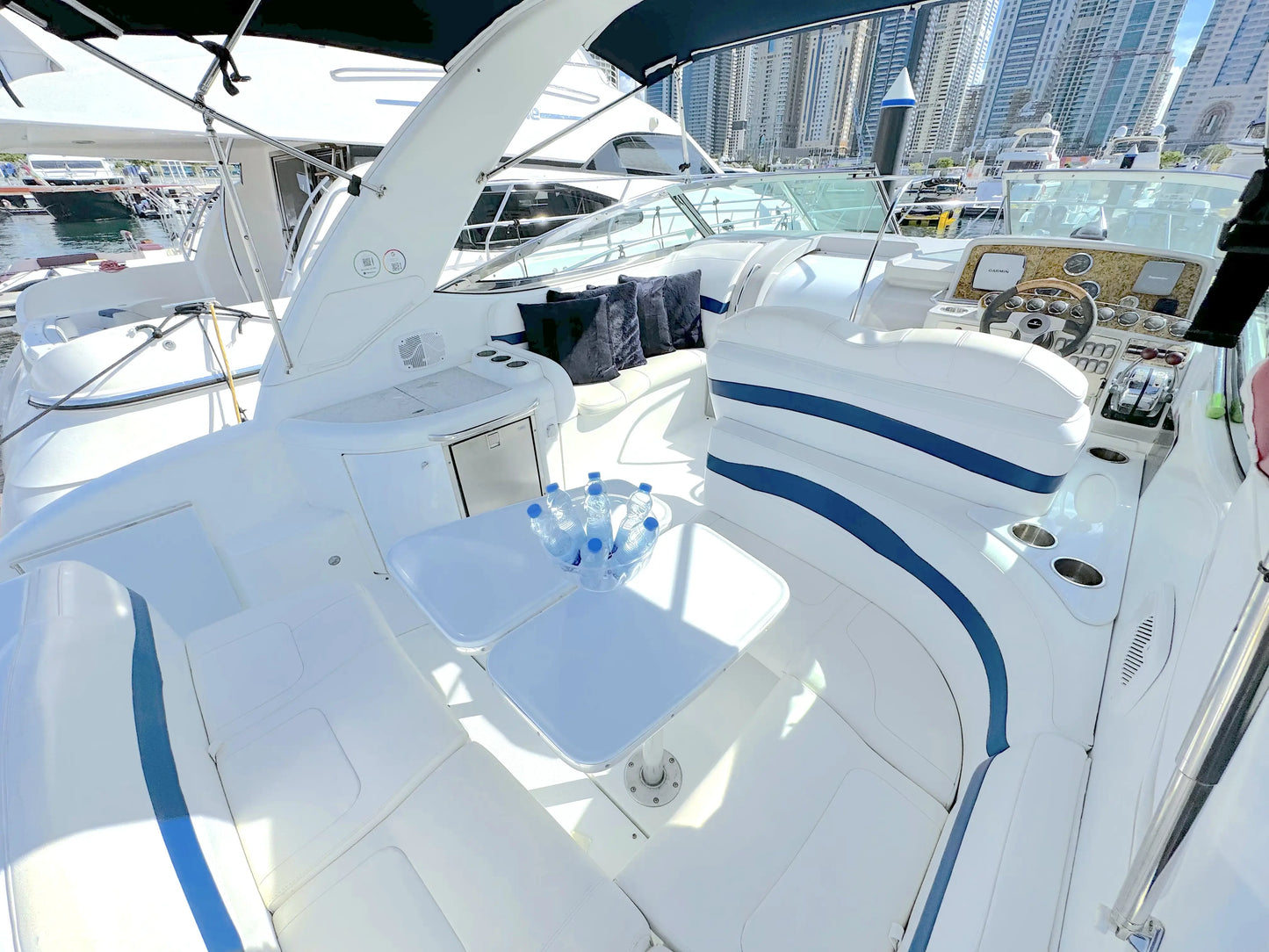 Dubai: Private Yacht Cruise on a 34FT Yacht