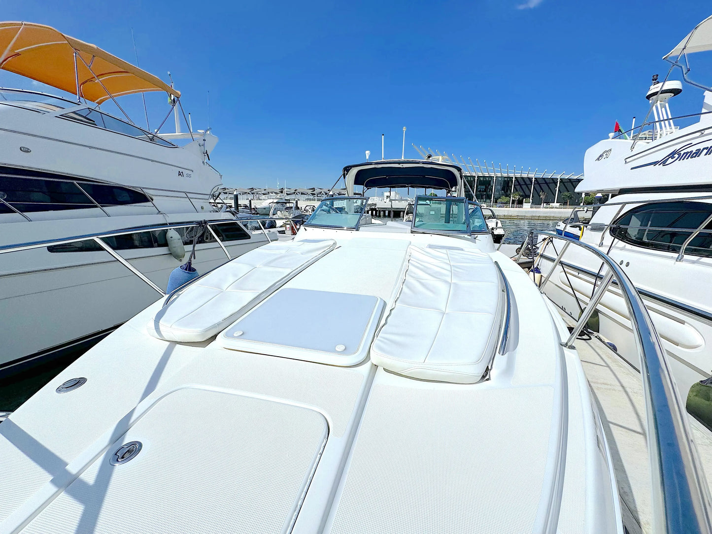 Dubai: Private Yacht Cruise on a 34FT Yacht