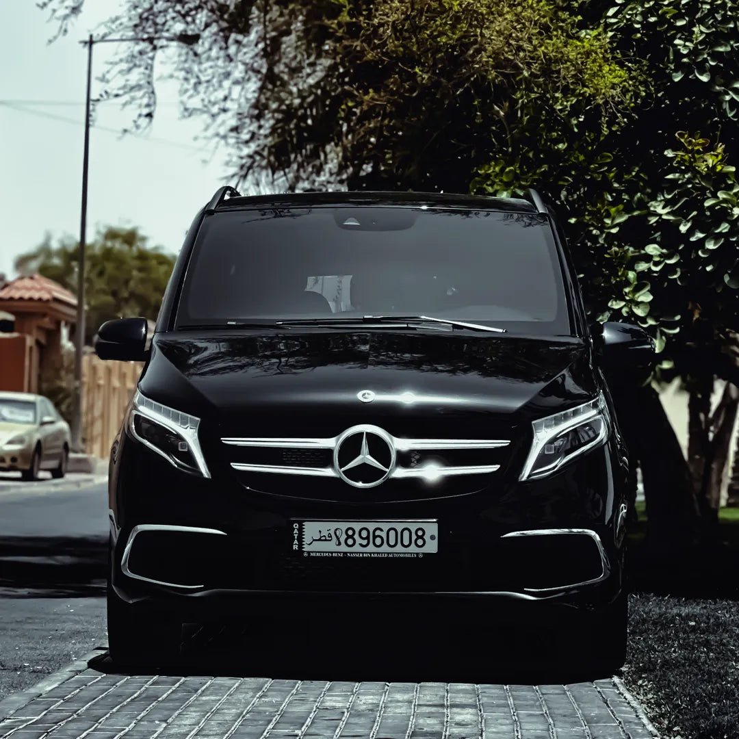Doha: Private Van-Vermietung der Mercedes Benz V-Klasse Falcon mit Fahrer