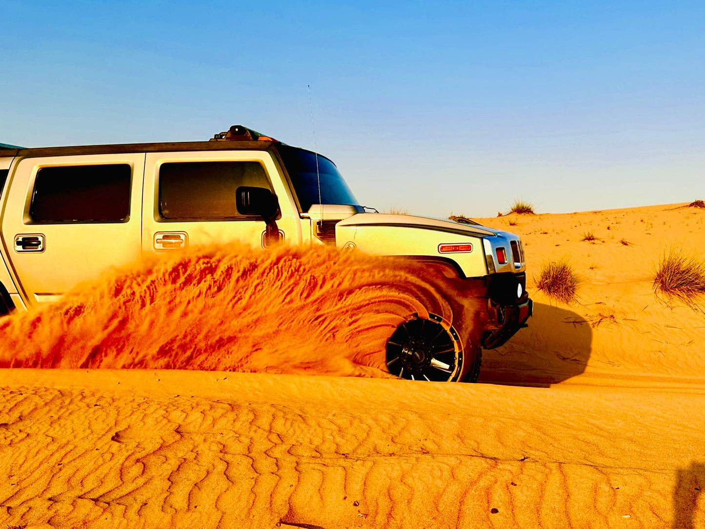 Dubaj: Prywatne wieczorne safari po pustyni z VIP Hummerem