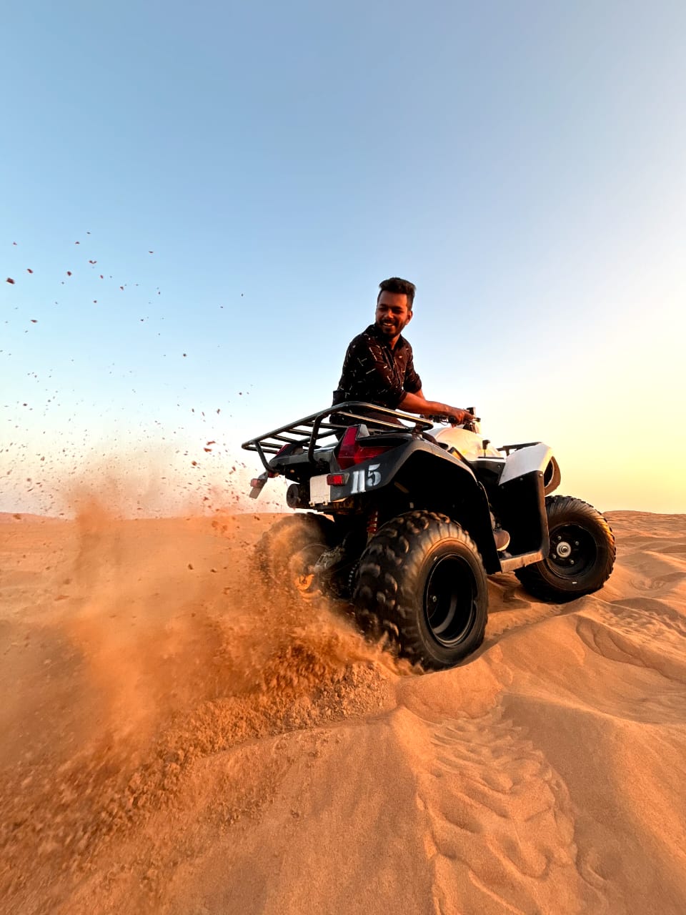 Dubaj: Prywatne wieczorne safari po pustyni z VIP Hummerem