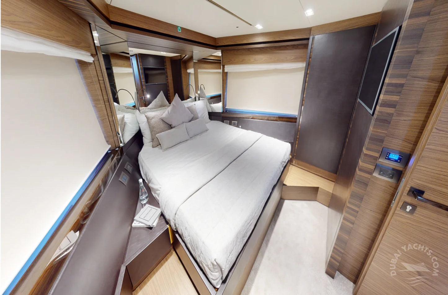 Dubai: privat Ferretti Lala 66FT de închiriere de iahturi de lux