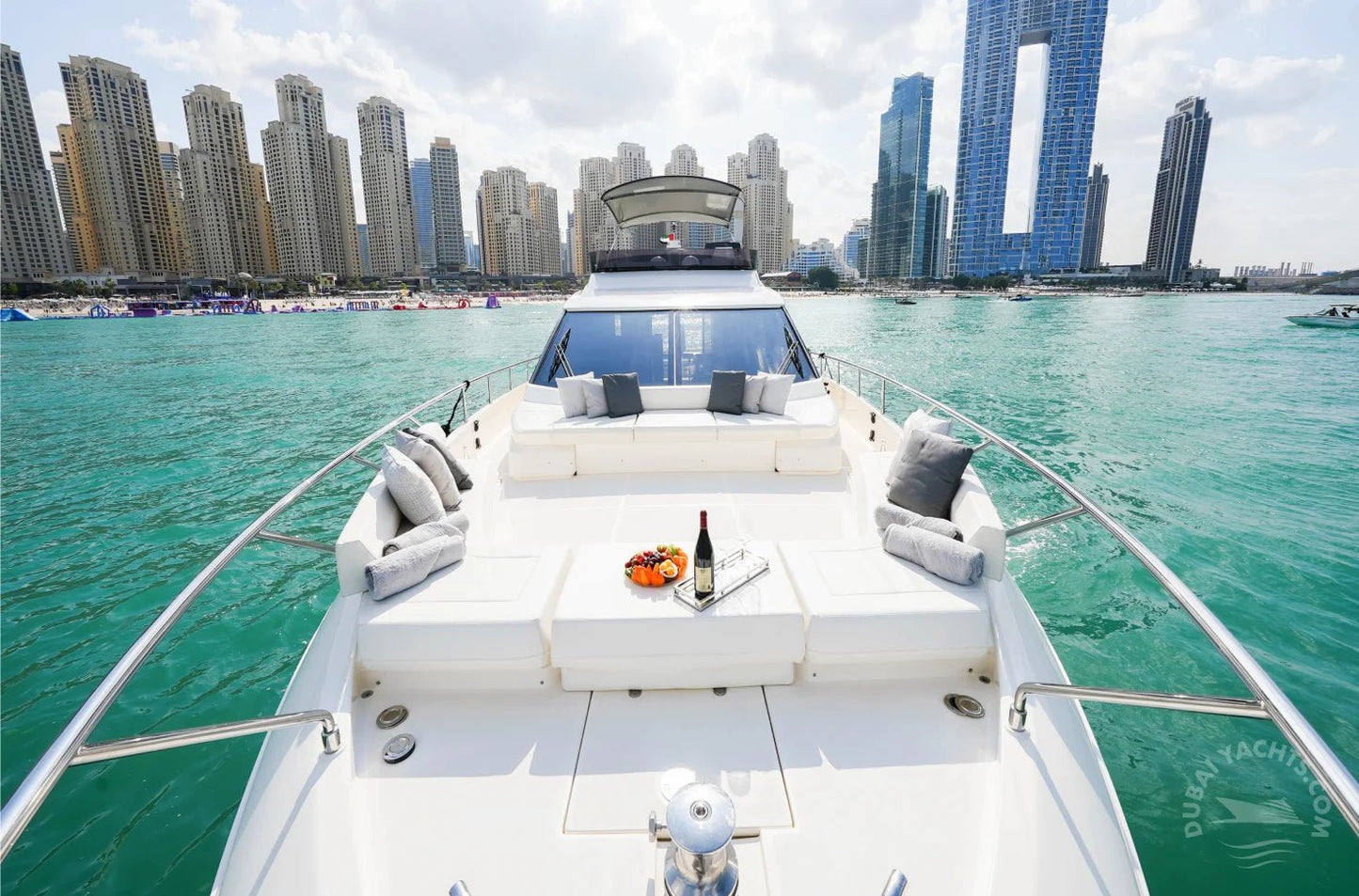 Dubai: privat Ferretti Lala 66FT de închiriere de iahturi de lux