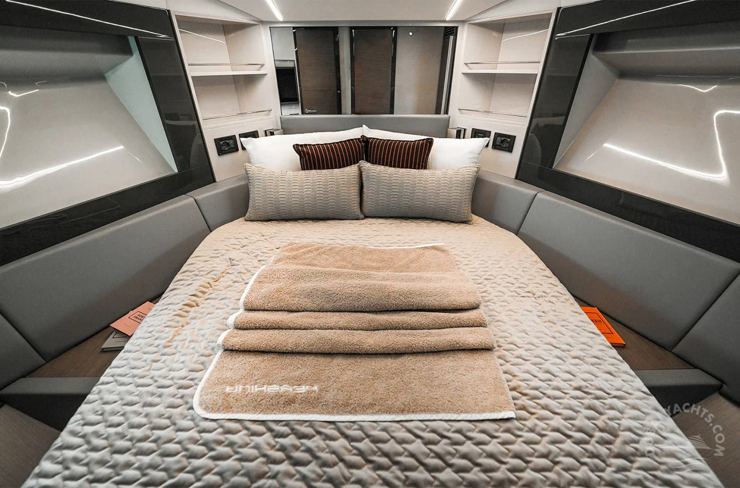 Dubai: Noleggio Yacht di Lusso Privato Sunseeker 65FT ANNA
