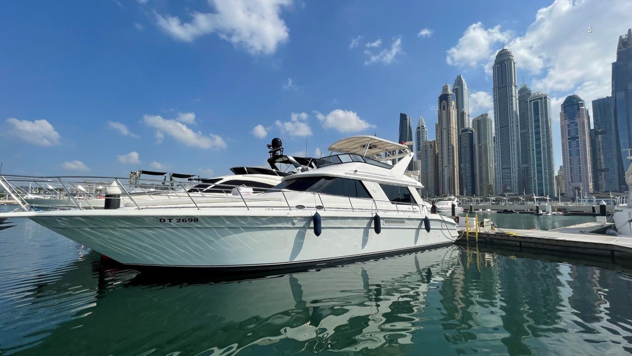 Dubaj: Amerykański jacht imprezowy Rhythm 58 FT