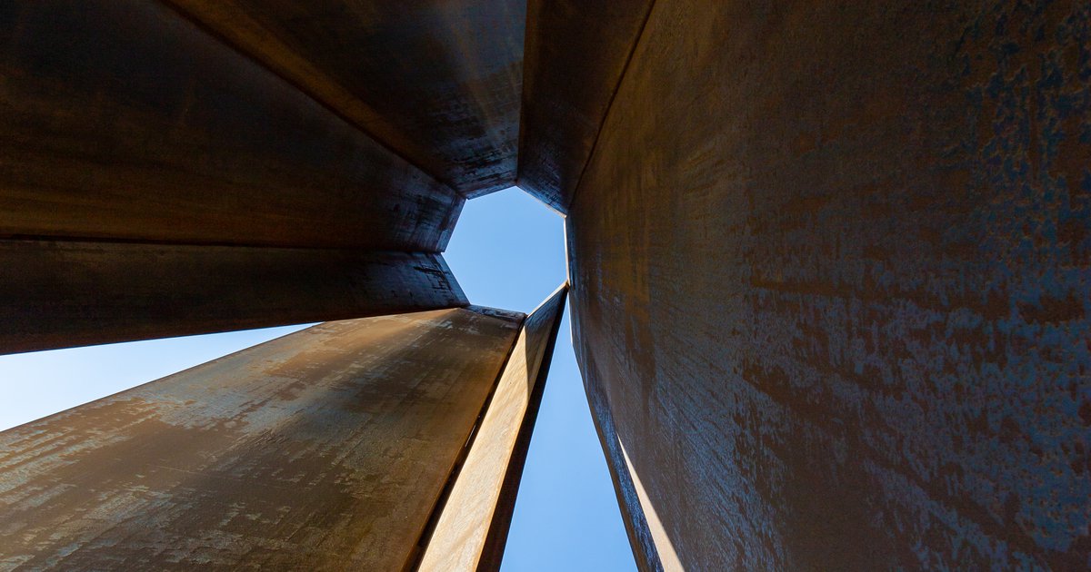 Vest-Qatar: Richard Serra-ørkenskulptur og Umbrella Rock-tur
