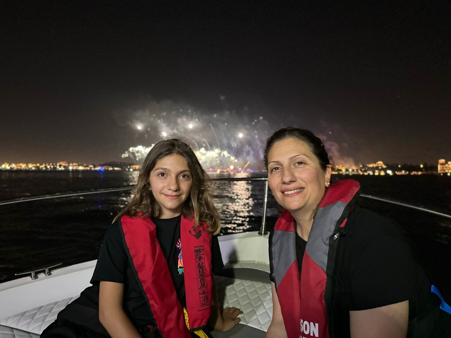 Doha: rejs statkiem o zachodzie słońca i nocą wzdłuż promenady Doha