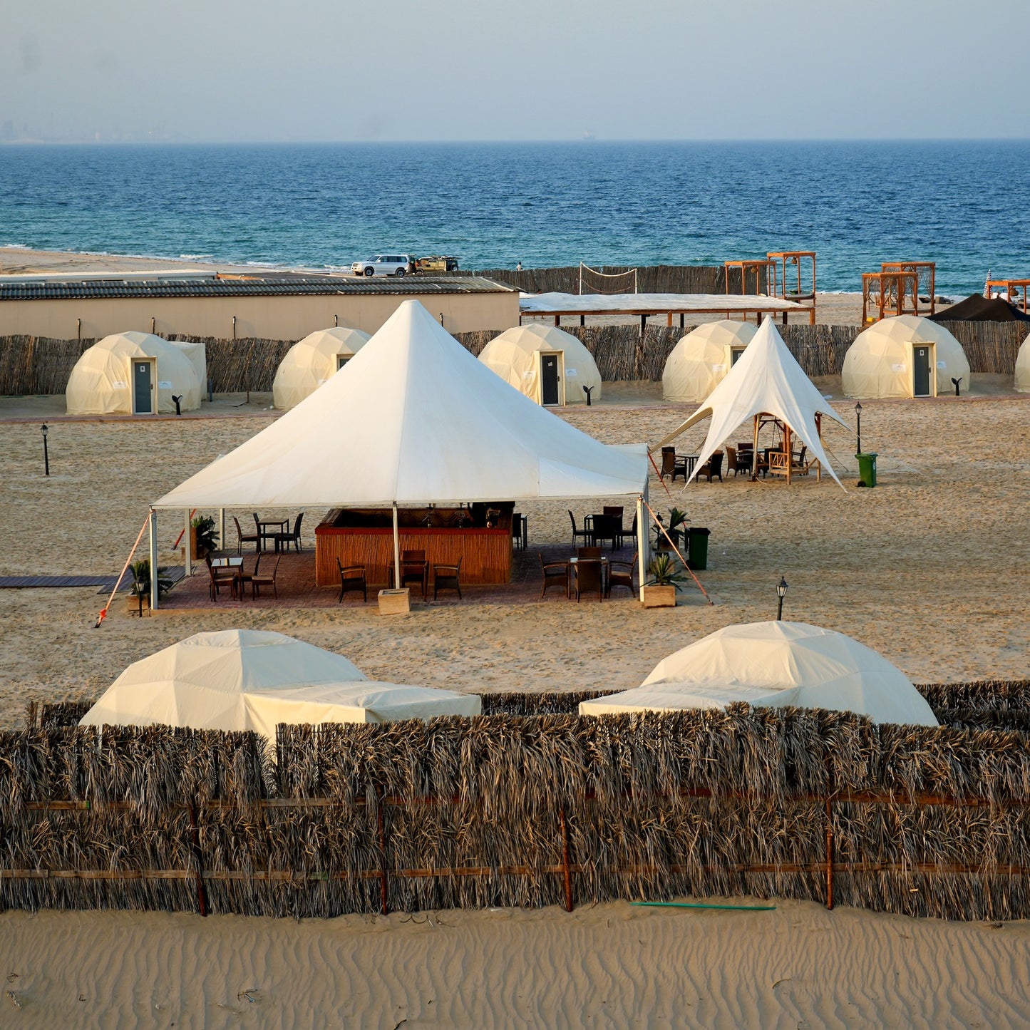 Doha: experiência noturna de acampamento no deserto com jantar de churrasco e observação de estrelas