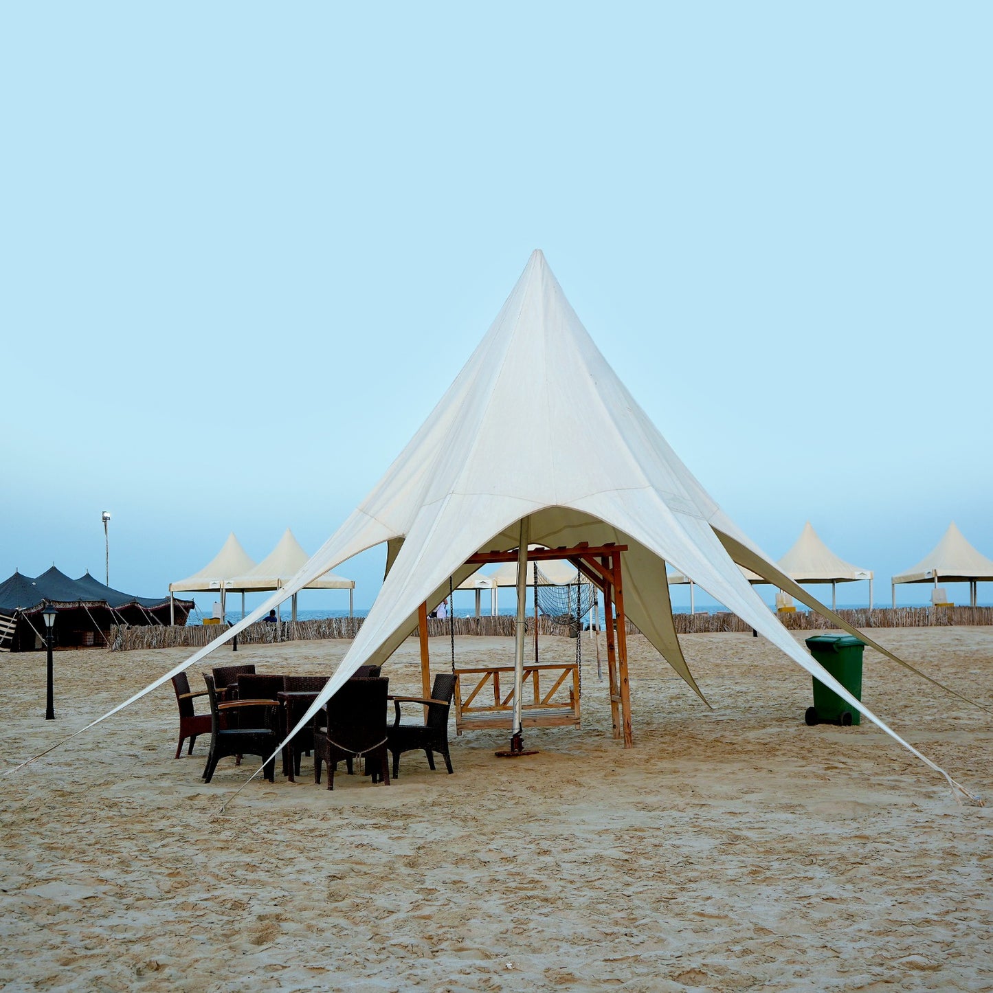 Doha: experiência noturna de acampamento no deserto com jantar de churrasco e observação de estrelas
